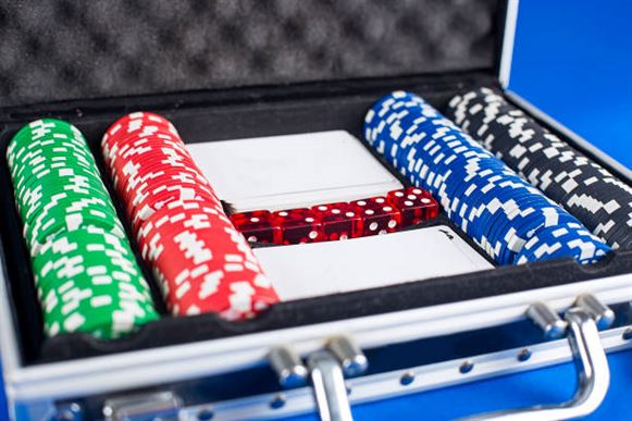 Táticas para Jogar em Torneios Freeroll de Poker