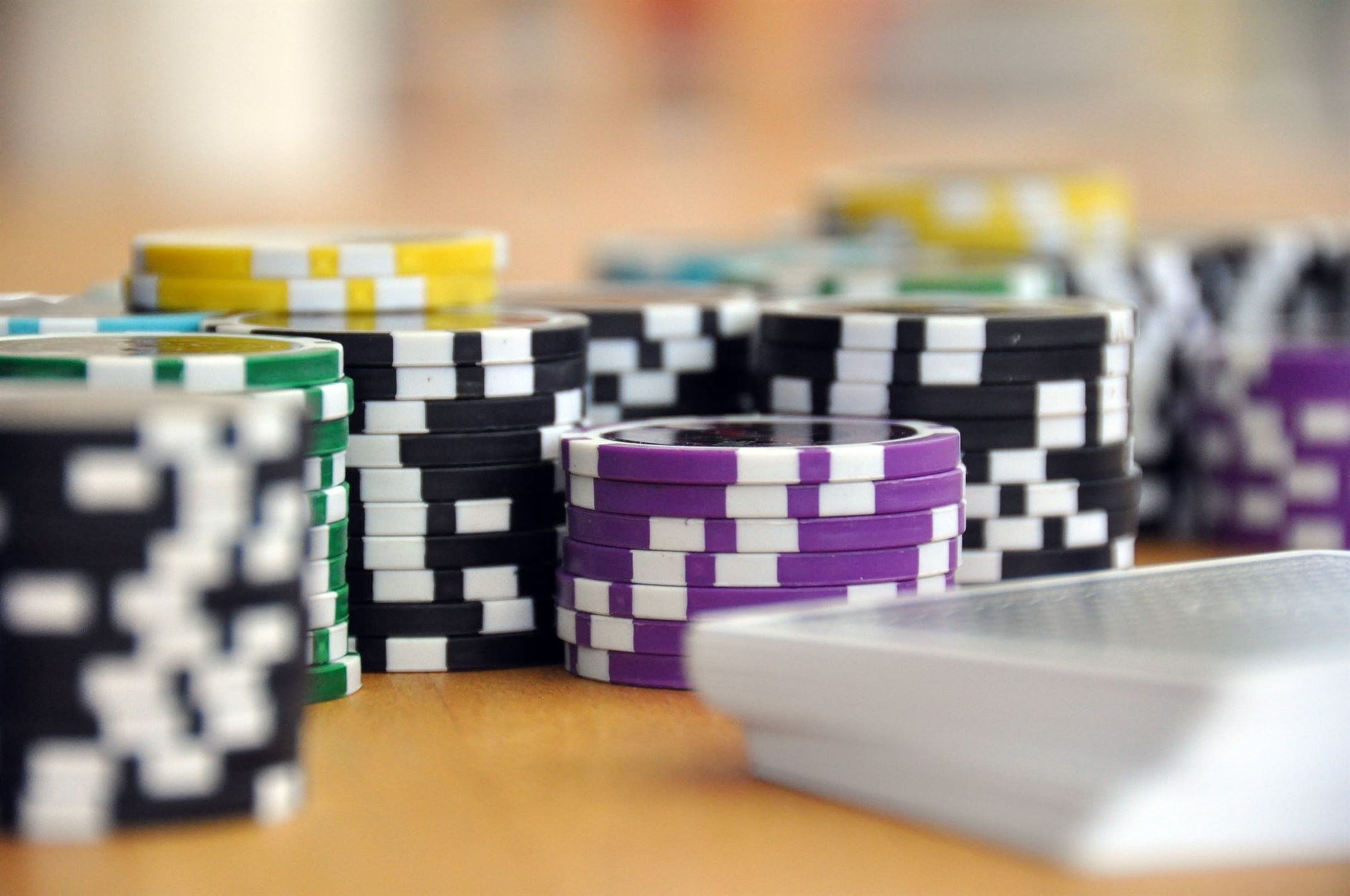 Dicas para Lidar com a Pressão em Torneios de Poker