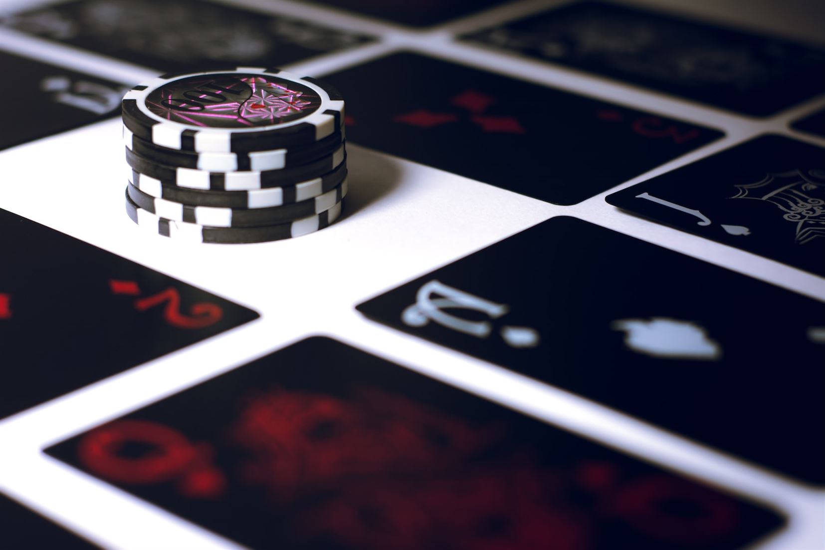 Bluff Catcher no Poker: Estratégias e Momentos Oportunos para Ganhar