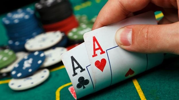 Navegando nas Marés do Poker: Desvendando as Regras do Jogo